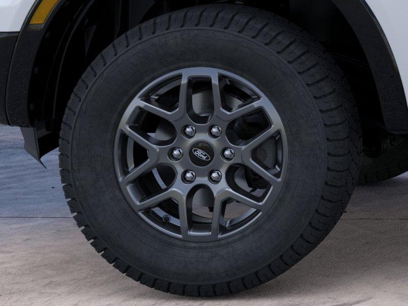 New 2025 Oxford White Ford XLT image 19