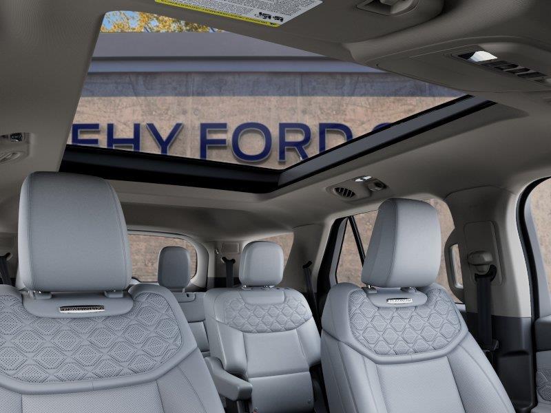 New 2027 Star White Metallic Tri-Coat Ford Platinum image 22