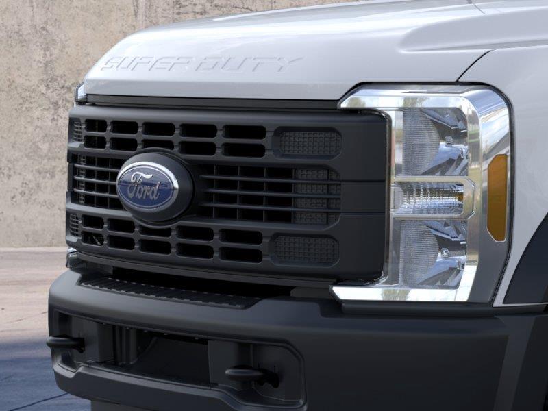 New 2026 Oxford White Ford XL image 17