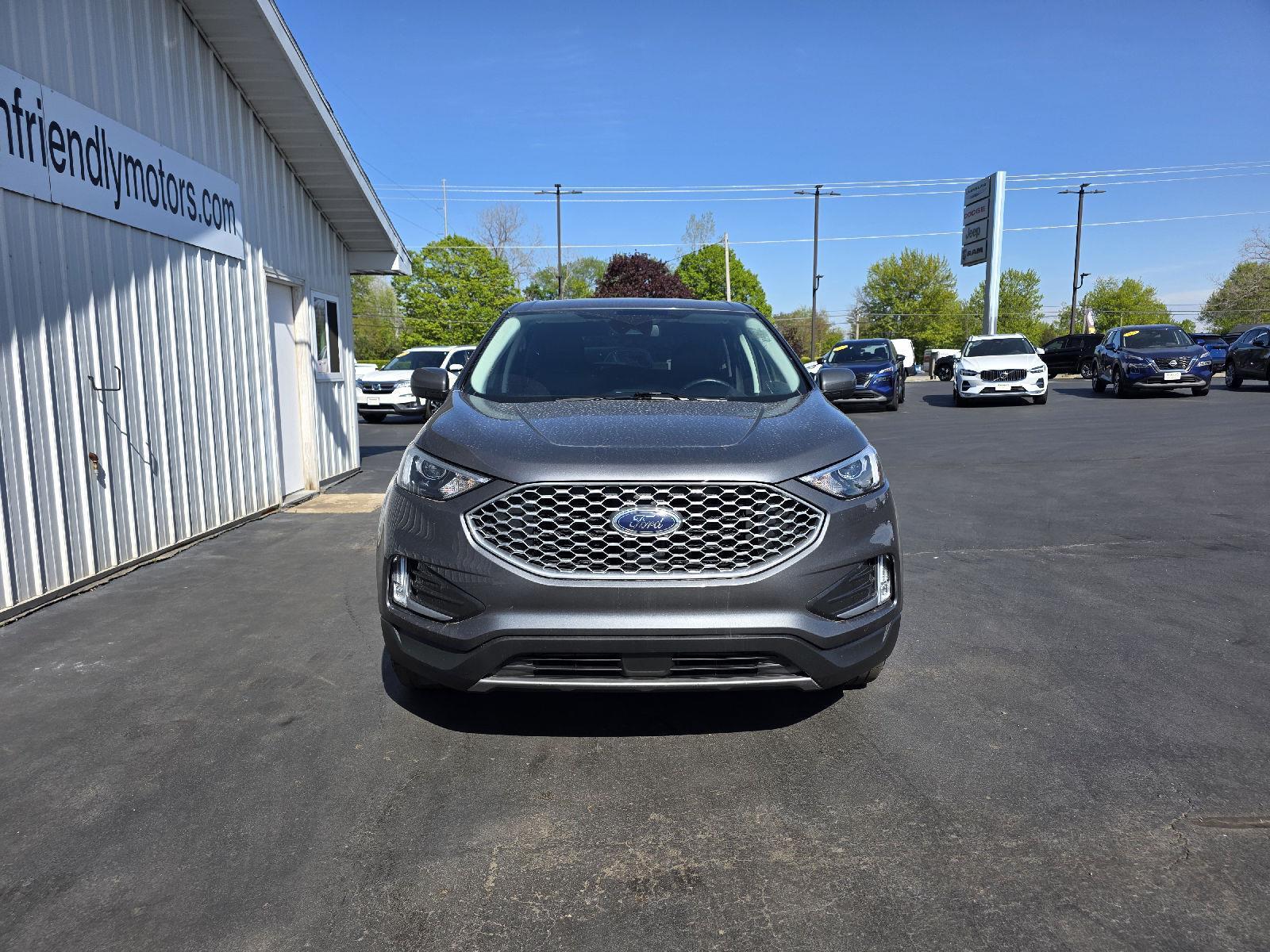 View vehicle photo 4