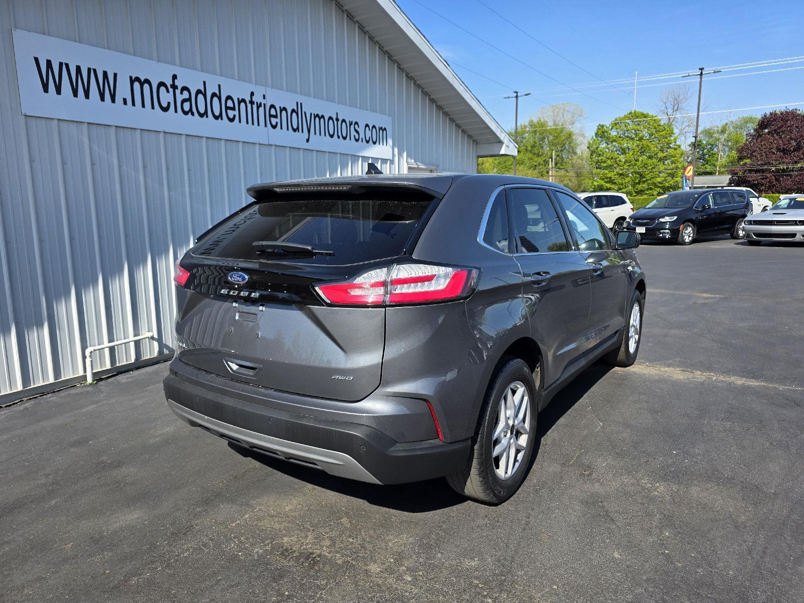View vehicle photo 7