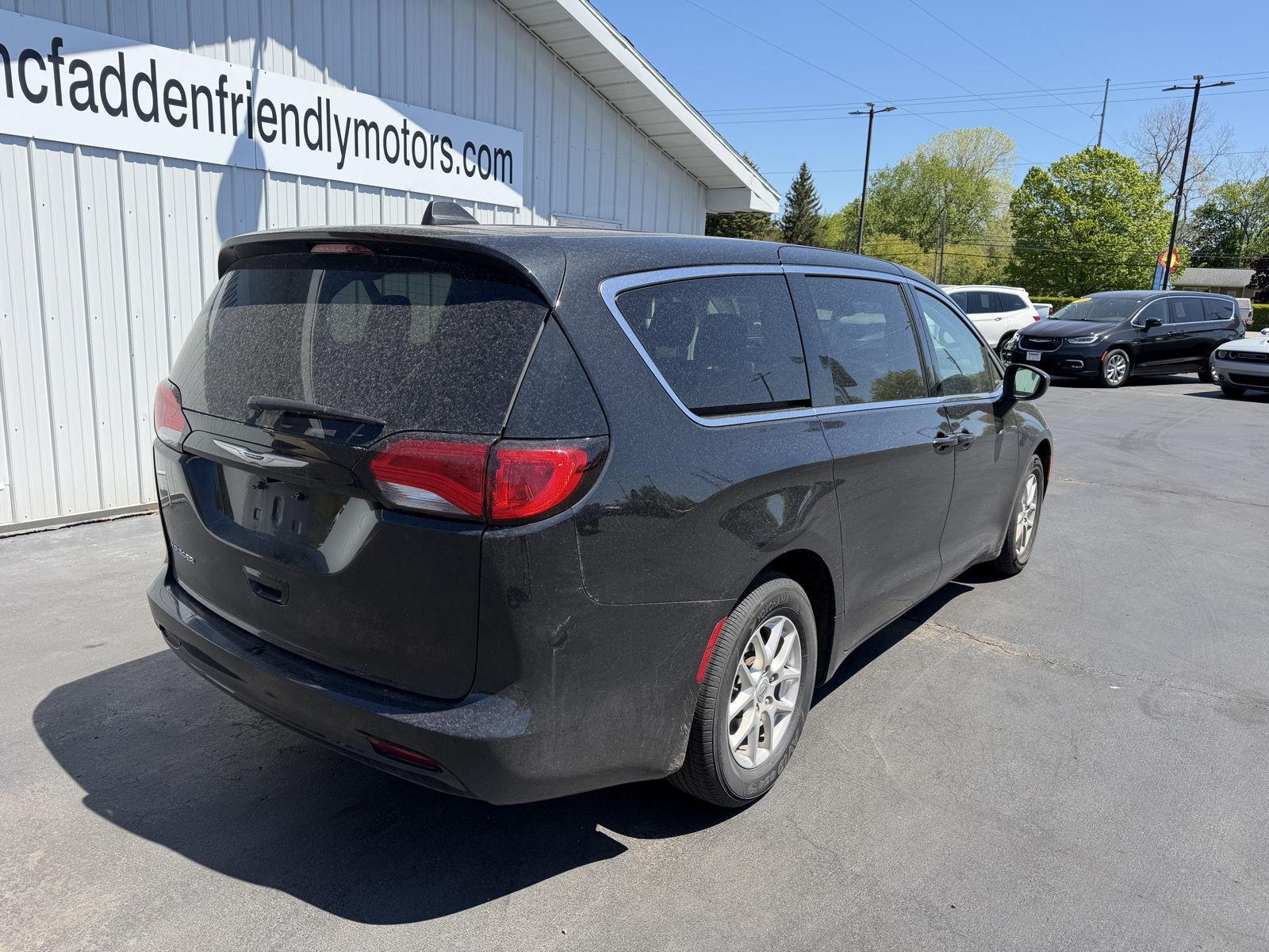 View vehicle photo 5