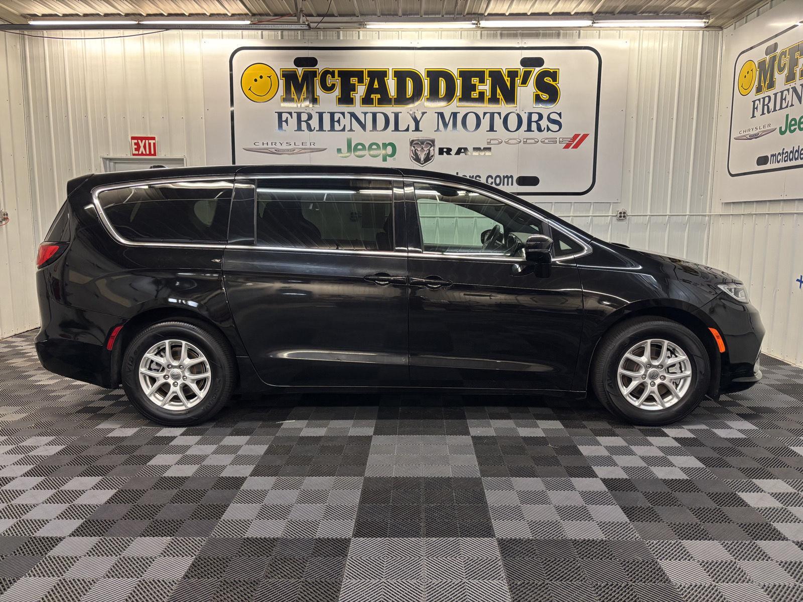 2025 Chrysler Pacifica Select FWD