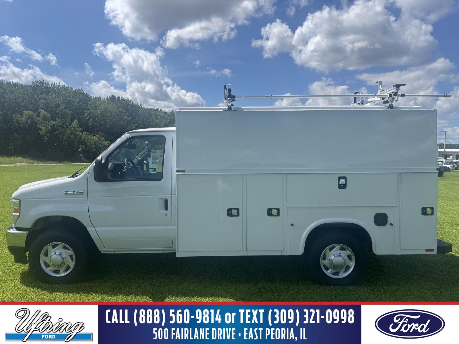 OXFORD WHT 2027 Ford E-Series Chassis Pickup Truck Rear-Wheel Drive