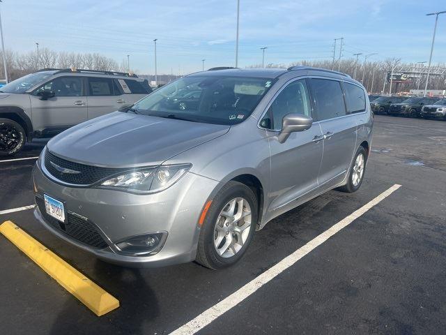 Billet Silver Metallic Clearcoat 2018 Chrysler Pacifica Touring L Plus FWD Minivan Front-Wheel Drive 9-Speed Automatic