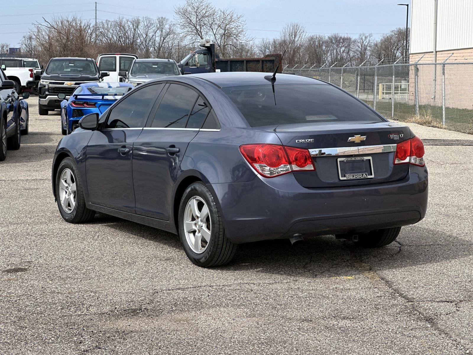 View vehicle photo 3