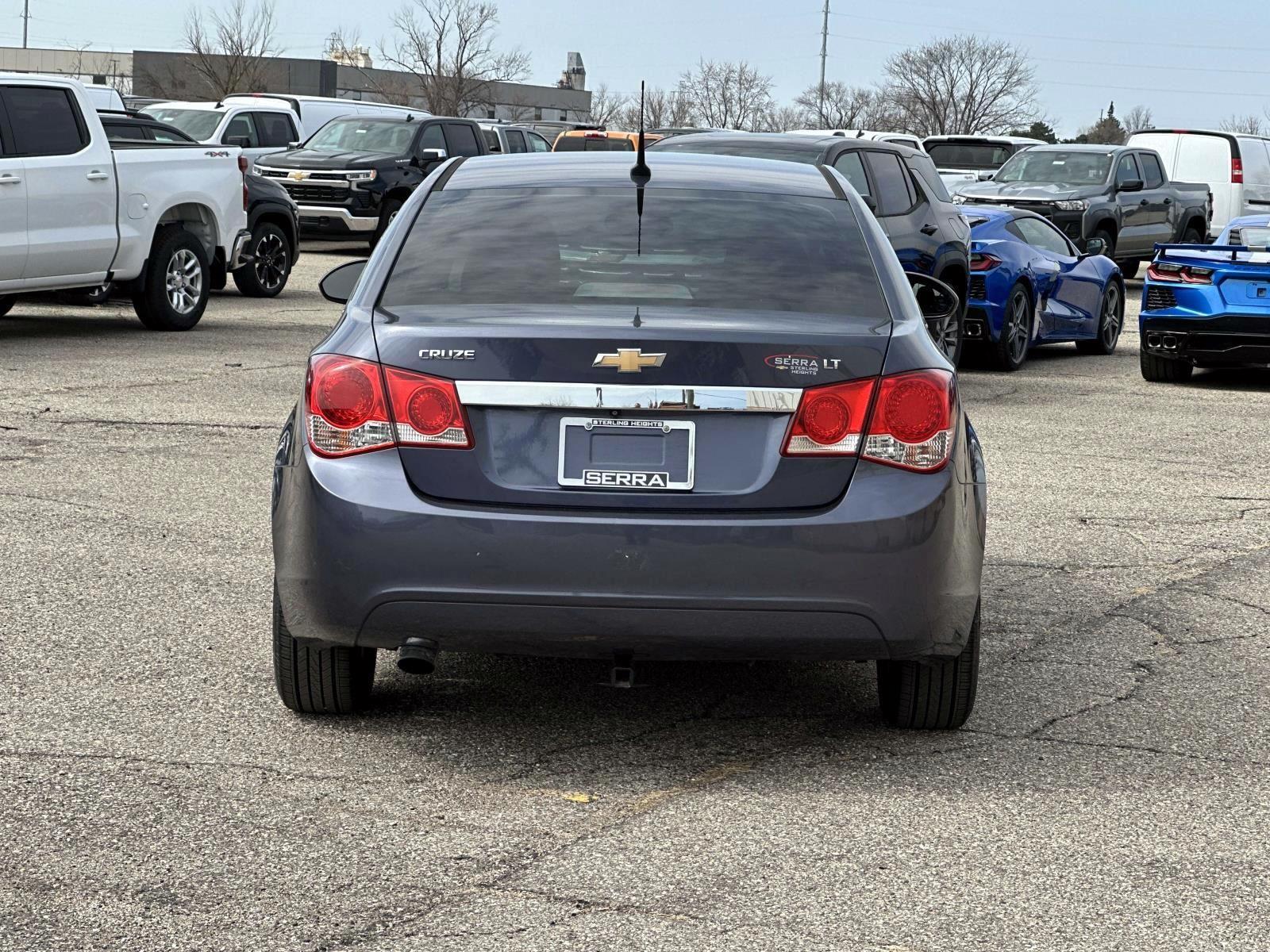 View vehicle photo 4