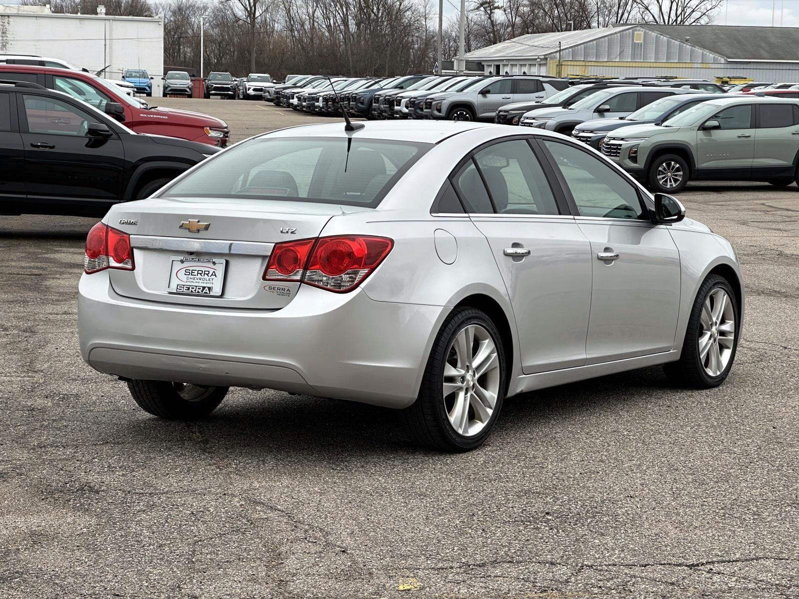 View vehicle photo 5