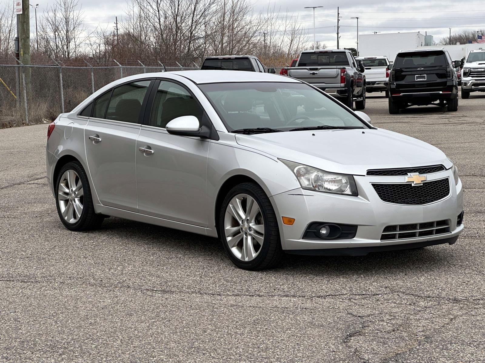 View vehicle photo 6