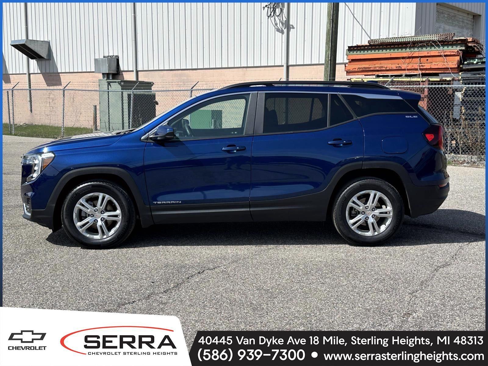 View vehicle photo 2