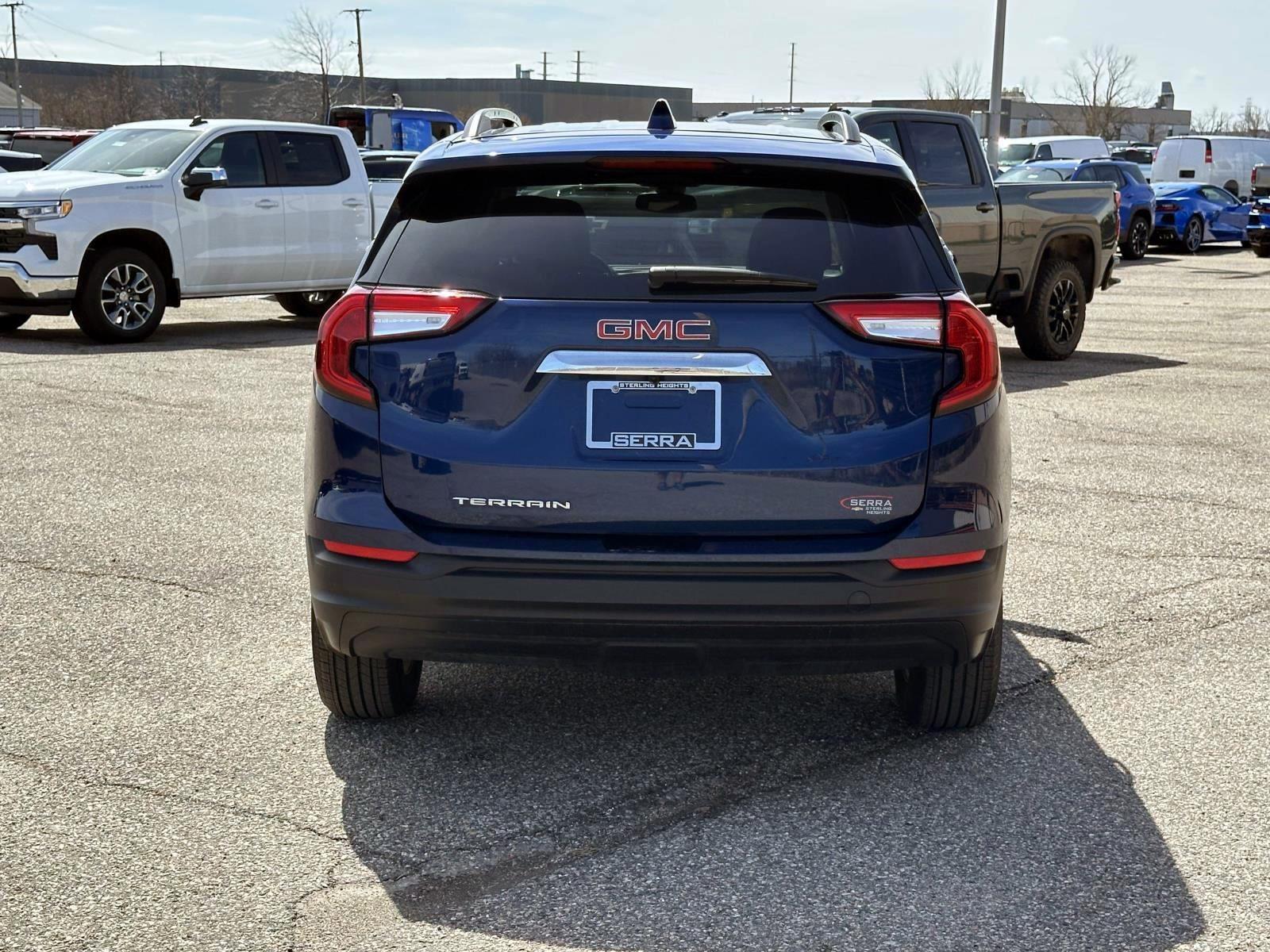 View vehicle photo 4