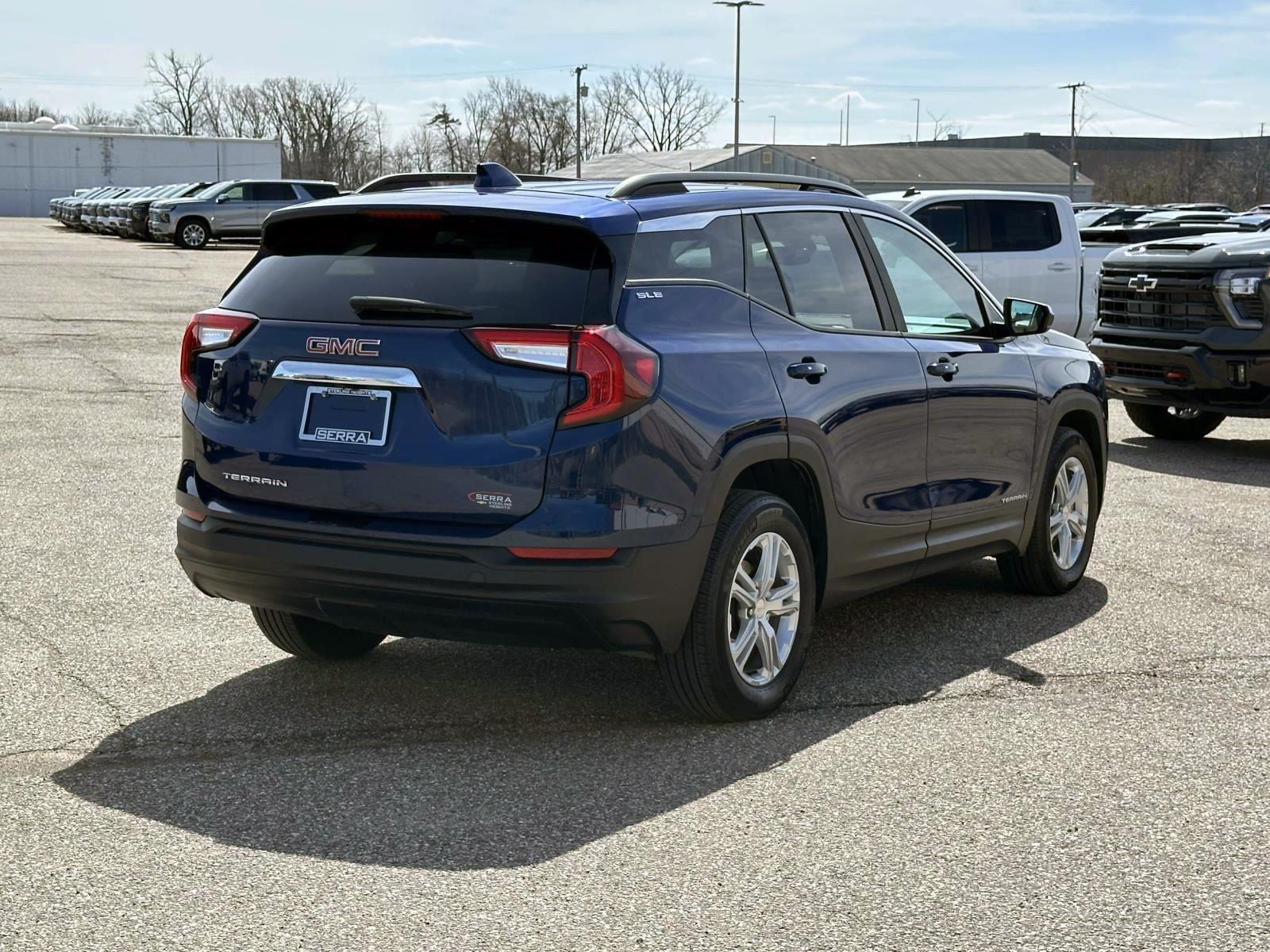 View vehicle photo 5