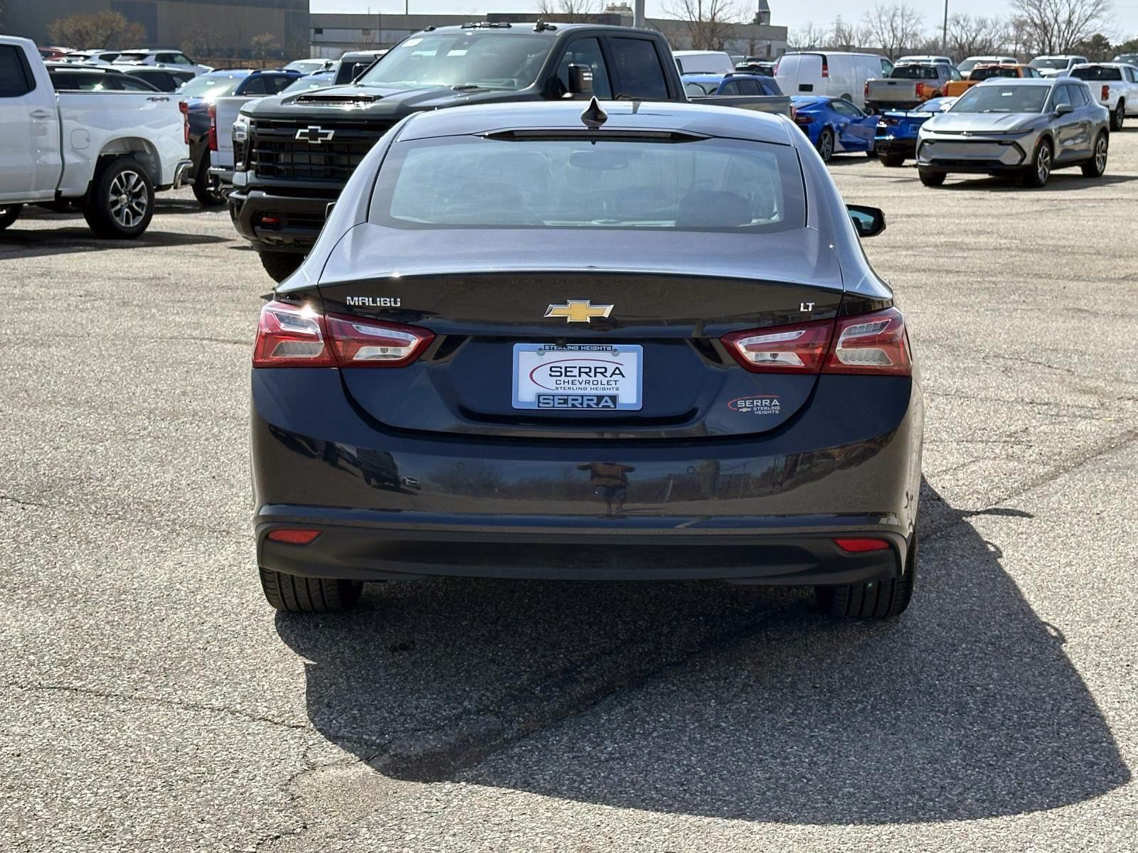 View vehicle photo 4