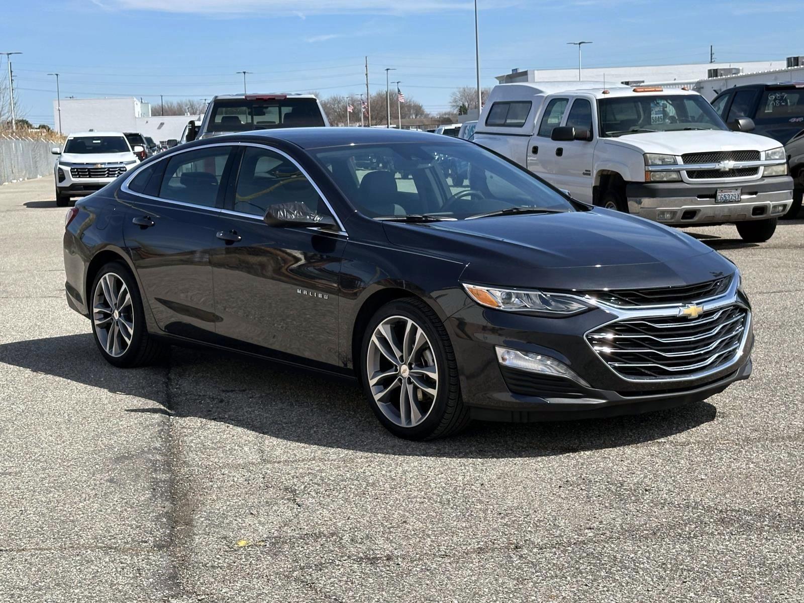 View vehicle photo 6