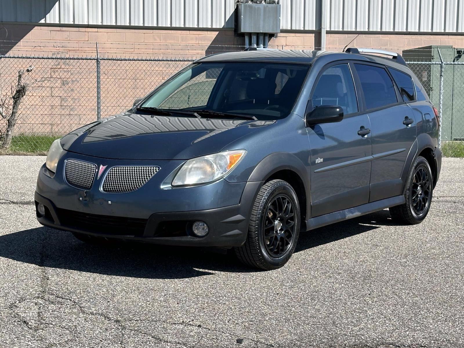 Stealth (Gray Metallic) 2007 Pontiac Vibe Base Hatchback Front-Wheel Drive 4-Speed Automatic Overdrive