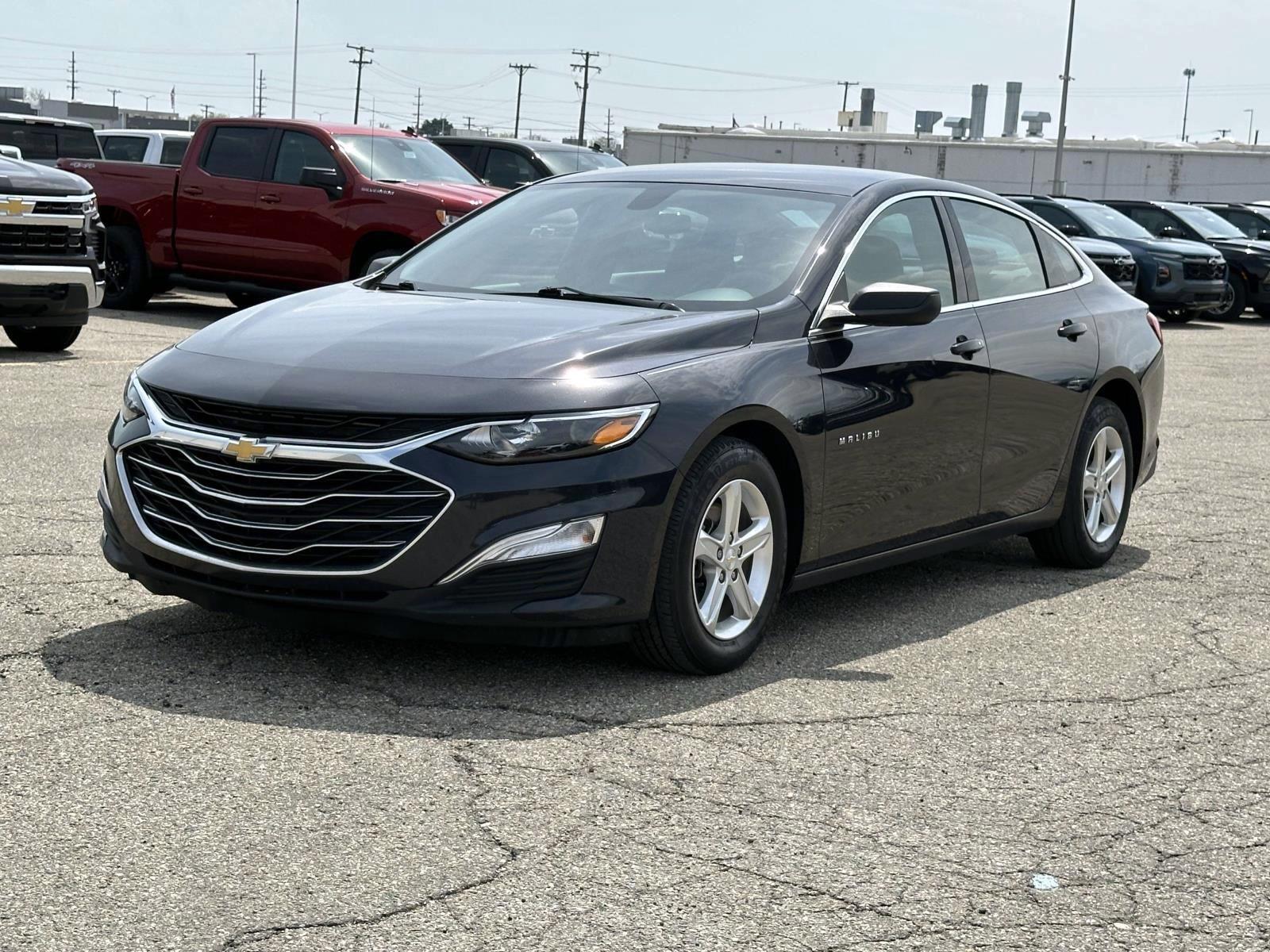 Dark Ash Metallic 2022 Chevrolet Malibu LS FWD Sedan Front-Wheel Drive Continuously Variable Transmission