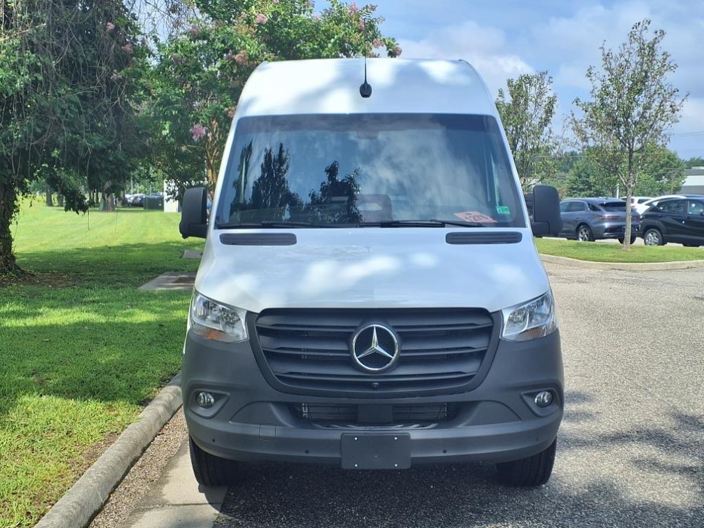 New 2025 WHITE Mercedes-Benz  image 2