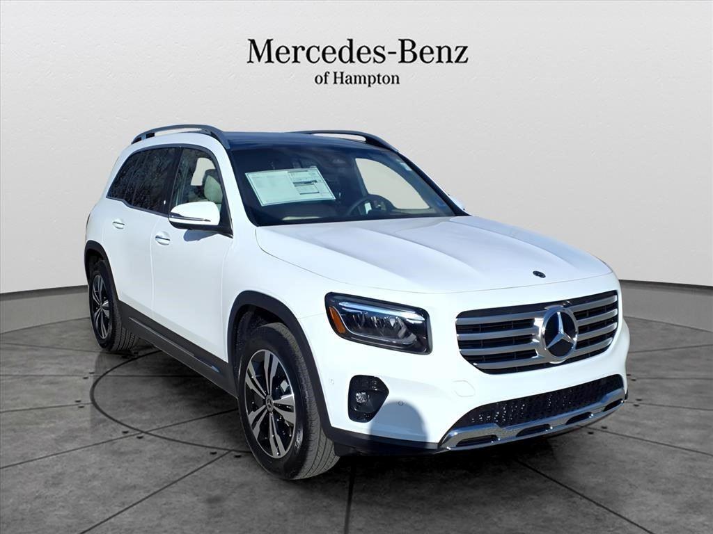 New 2026 Polar White Mercedes-Benz GLB 250 image 2