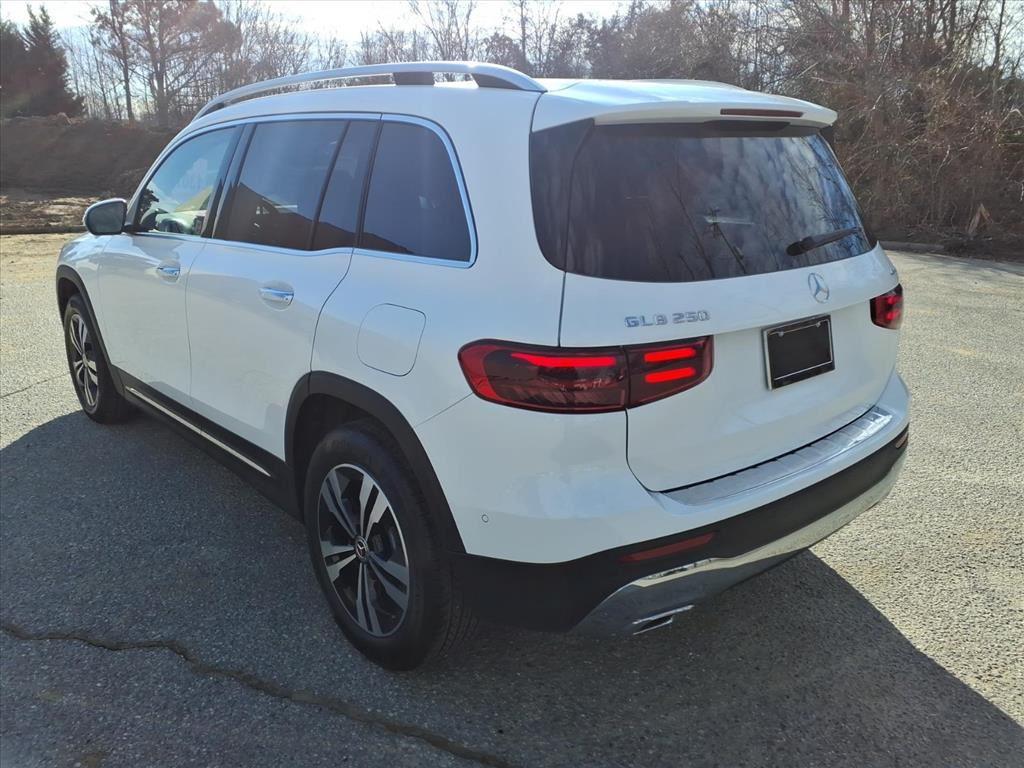 New 2026 Polar White Mercedes-Benz GLB 250 image 10
