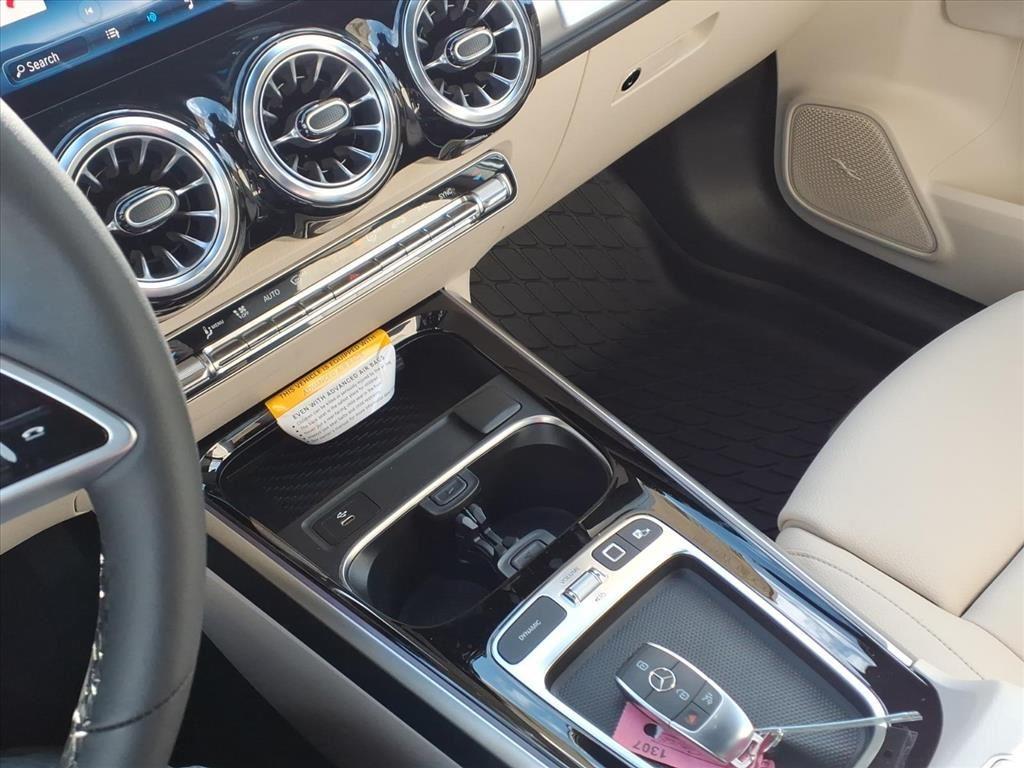 New 2026 Polar White Mercedes-Benz GLB 250 image 18