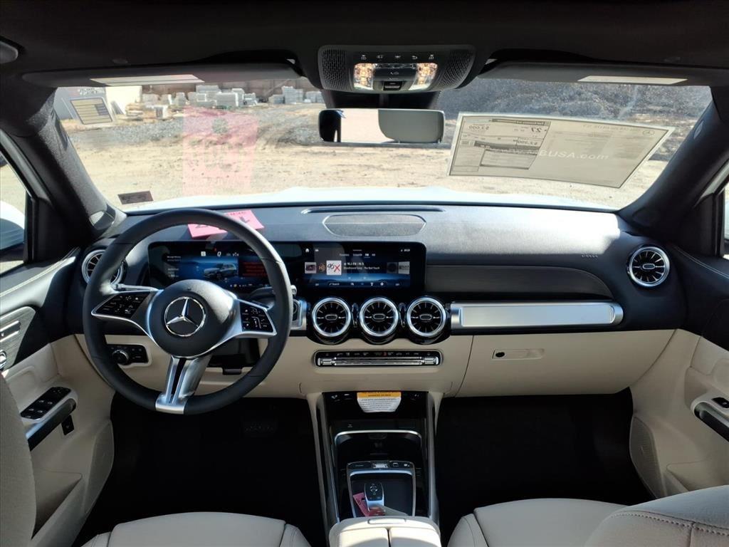New 2026 Polar White Mercedes-Benz GLB 250 image 23