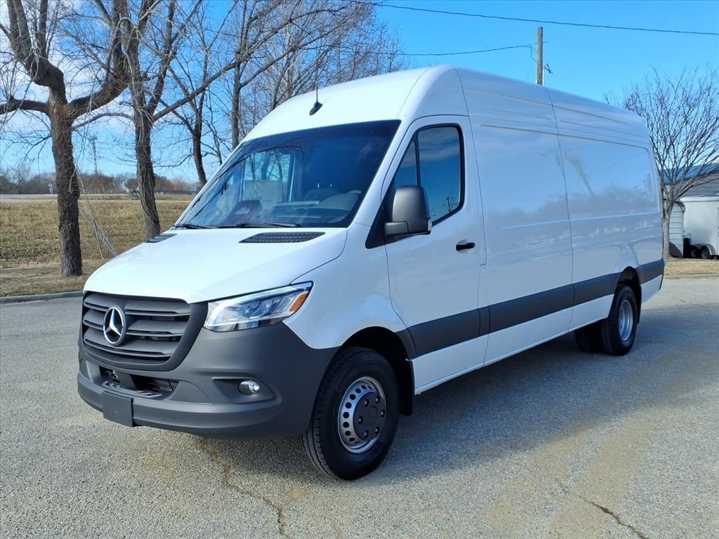Gray (Grey White) 2026 Mercedes-Benz Sprinter Cargo 3500 170 High Roof RWD Van Rear-Wheel Drive Automatic