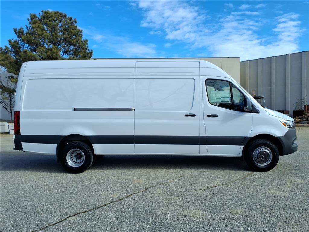 New 2026 Grey White Mercedes-Benz  image 6