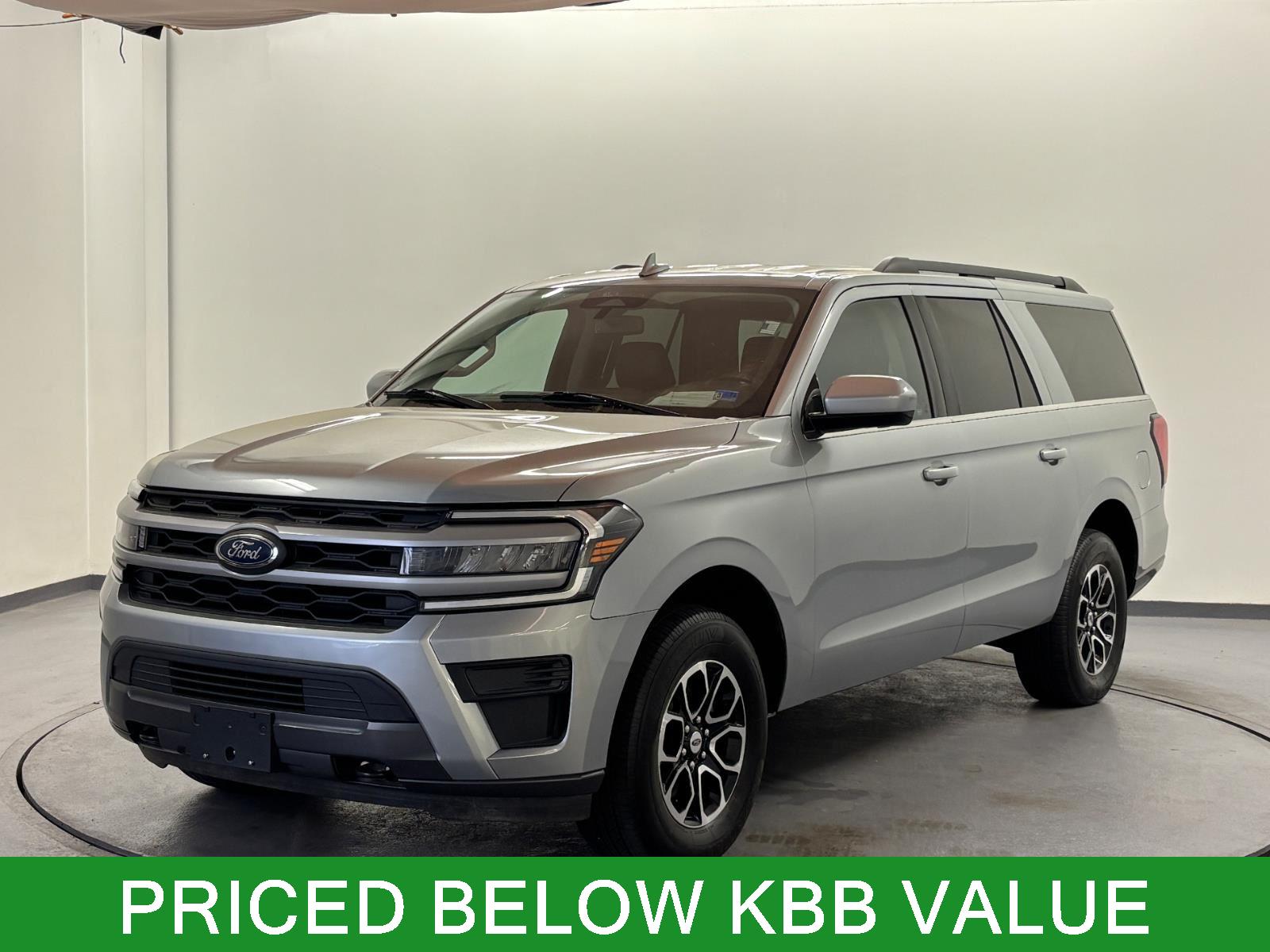 Iconic Silver Metallic 2022 Ford Expedition MAX XLT 4WD SUV / Crossover Four-Wheel Drive Automatic