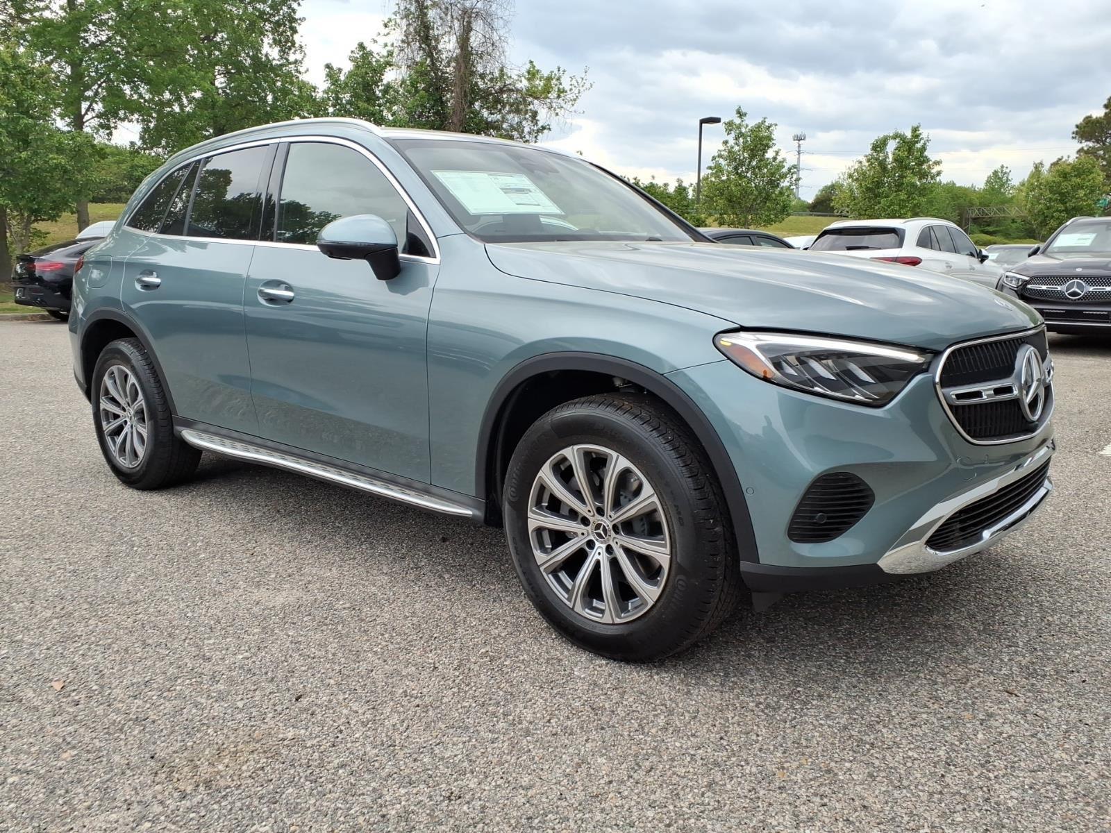 New 2026 SILVER Mercedes-Benz GLC 300 image 4