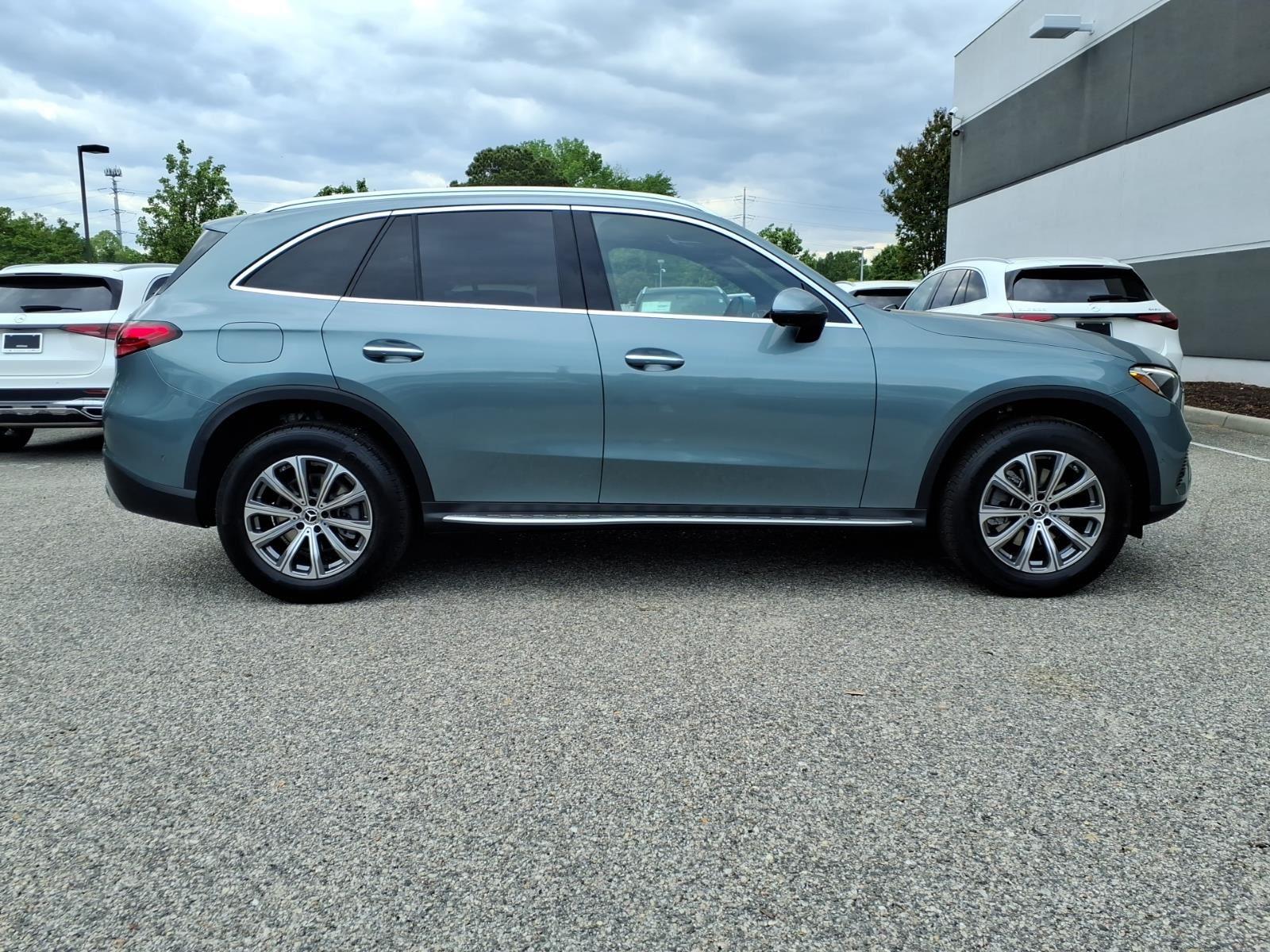New 2026 SILVER Mercedes-Benz GLC 300 image 5