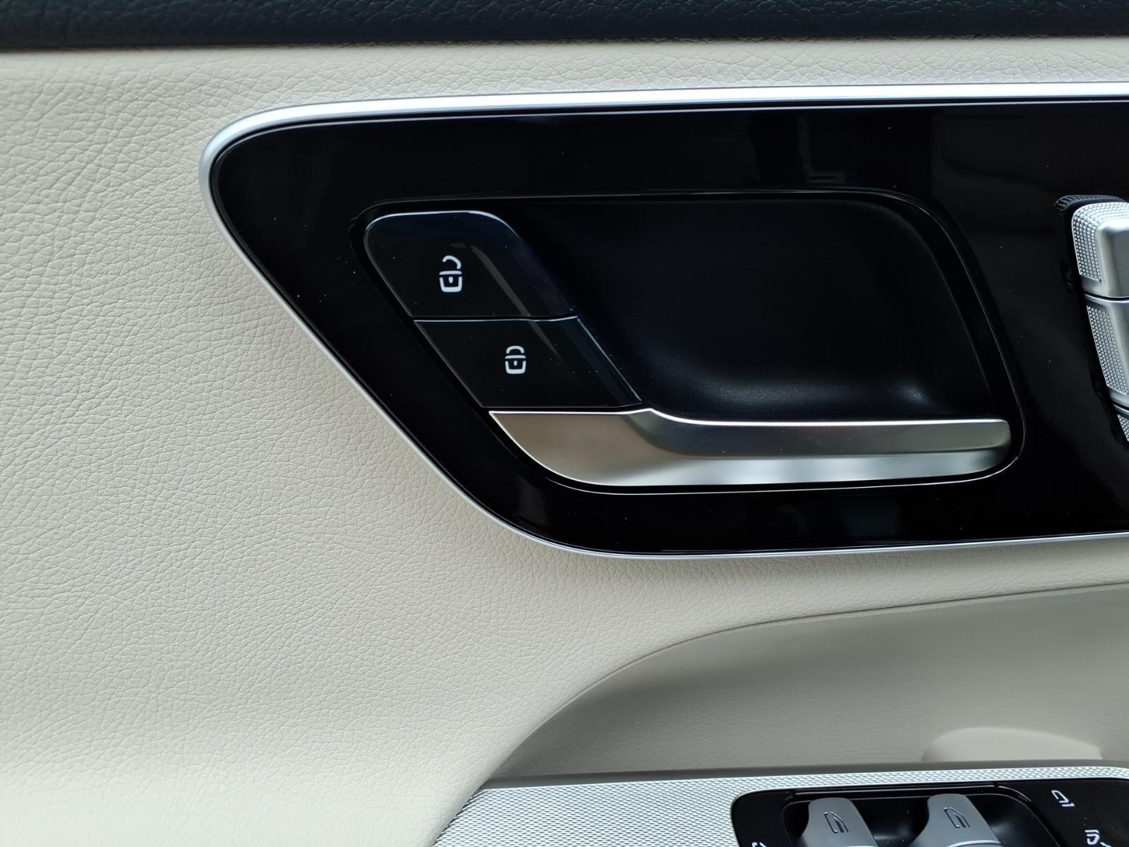 New 2026 SILVER Mercedes-Benz GLC 300 image 14