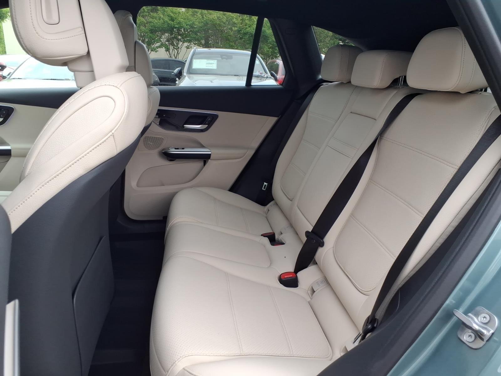 New 2026 SILVER Mercedes-Benz GLC 300 image 17