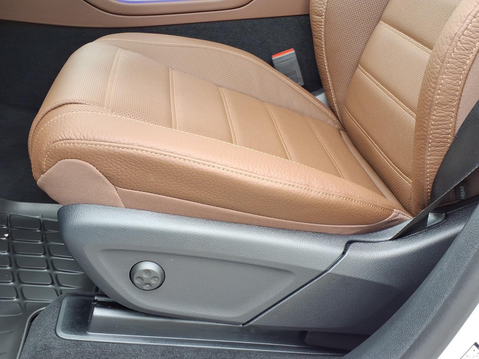 New 2026 Polar White Mercedes-Benz GLE 450 image 14