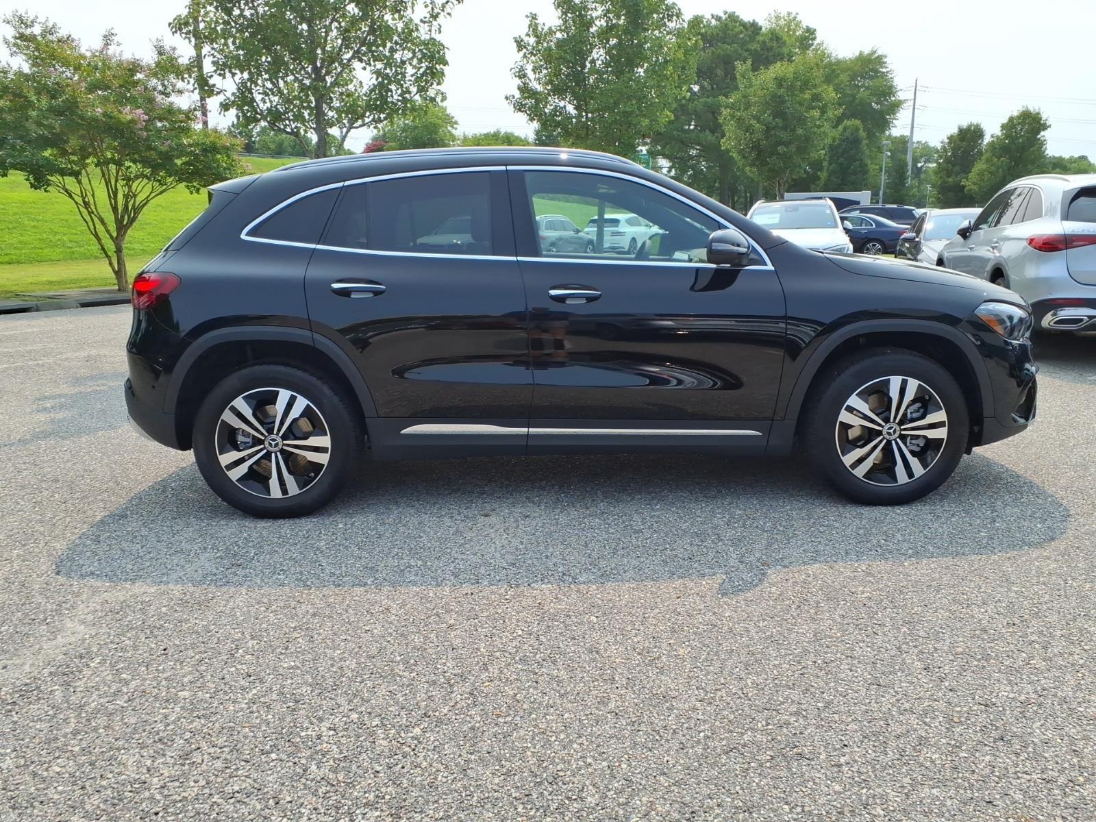 New 2026 BLACK Mercedes-Benz GLA 250 image 5