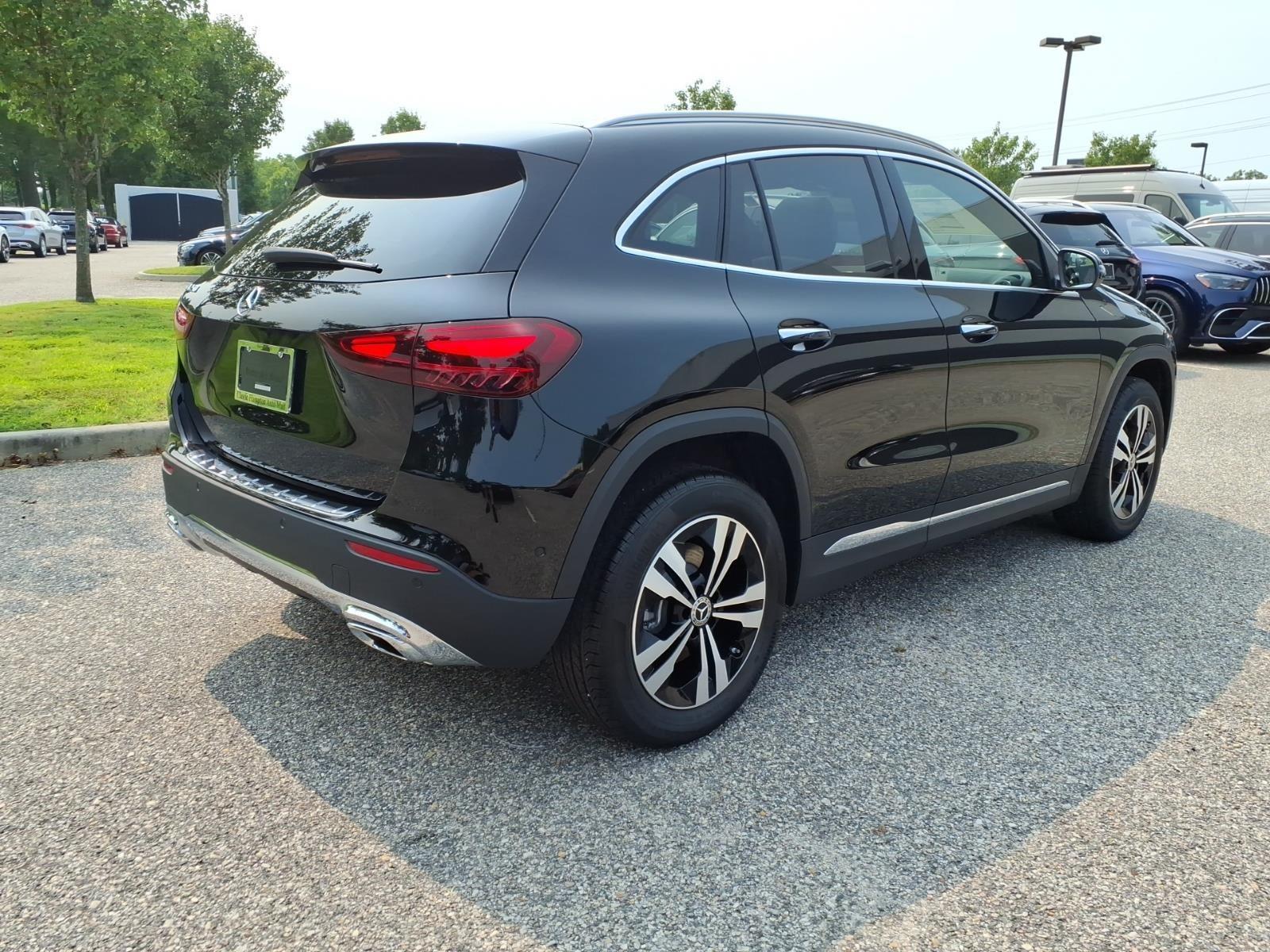 New 2026 BLACK Mercedes-Benz GLA 250 image 6