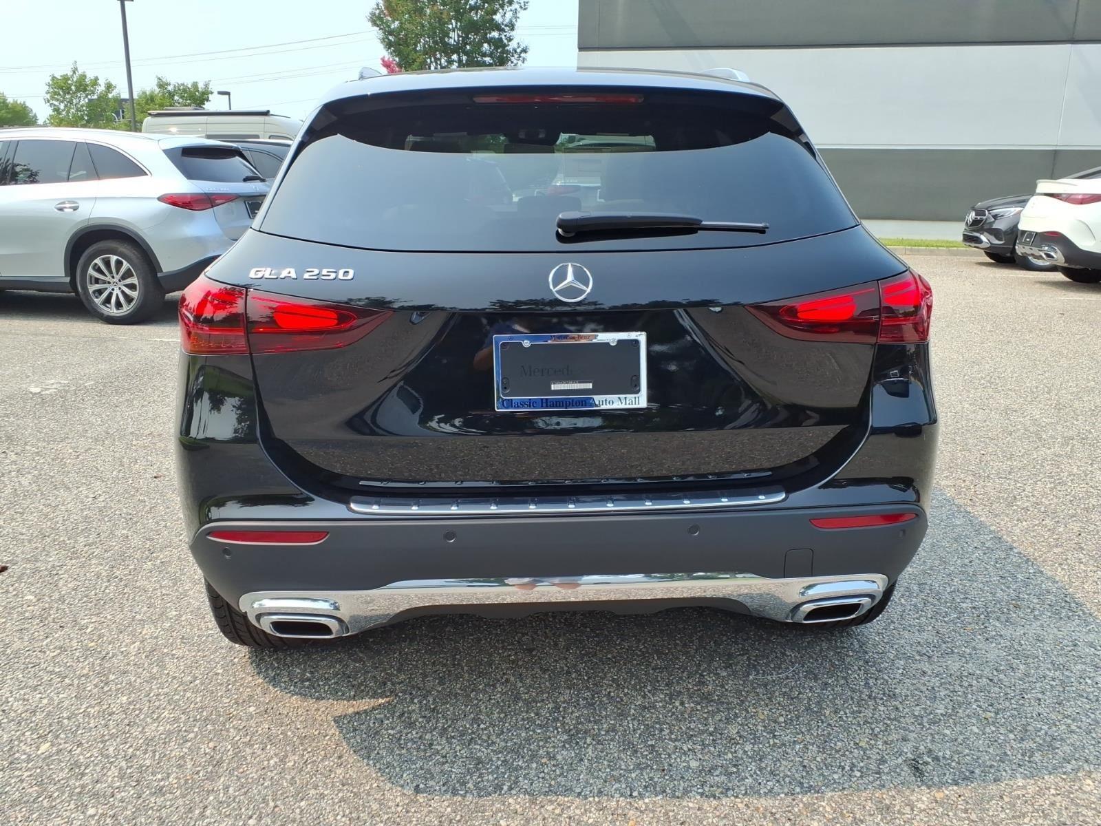 New 2026 BLACK Mercedes-Benz GLA 250 image 7