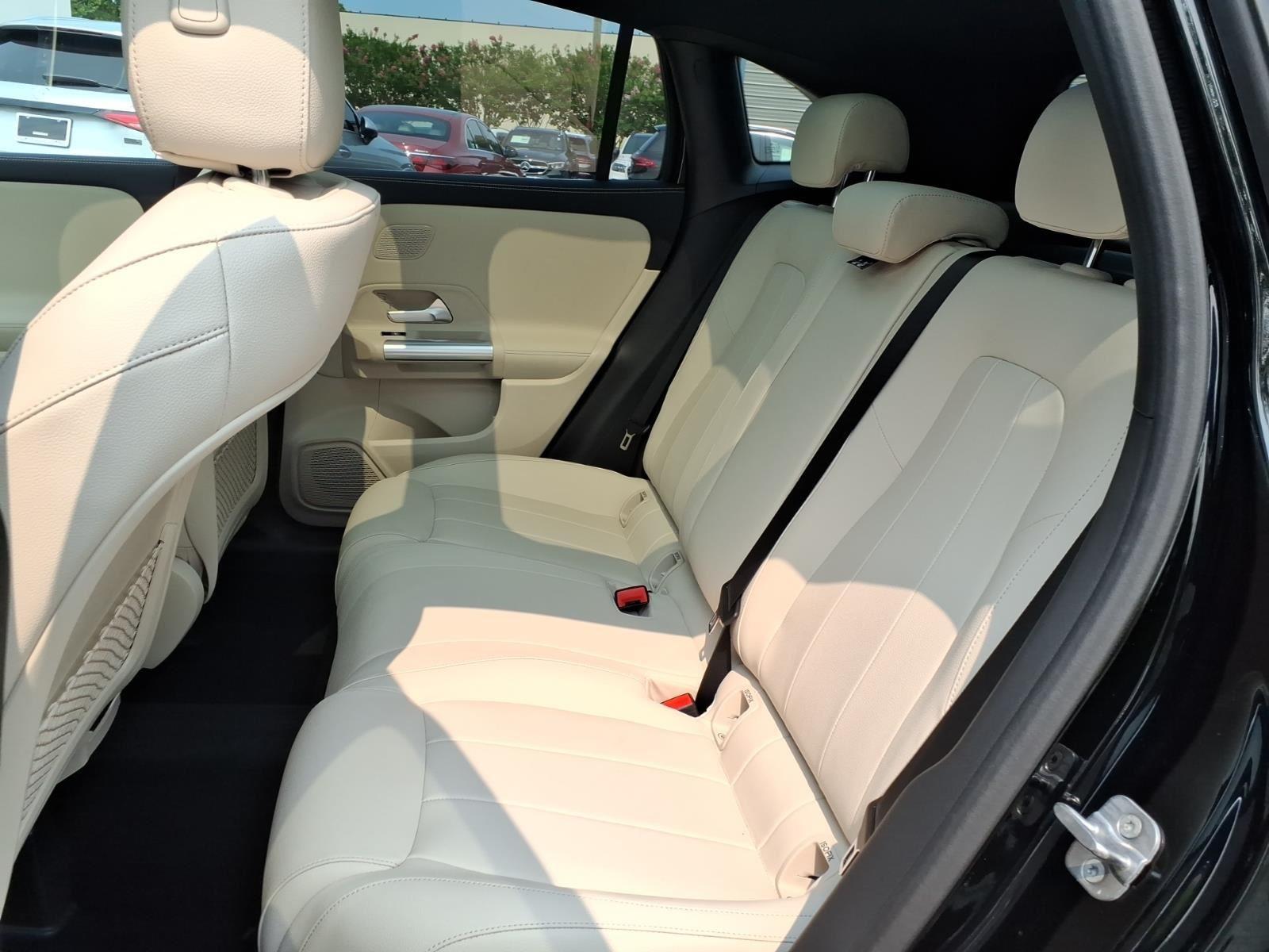 New 2026 BLACK Mercedes-Benz GLA 250 image 19