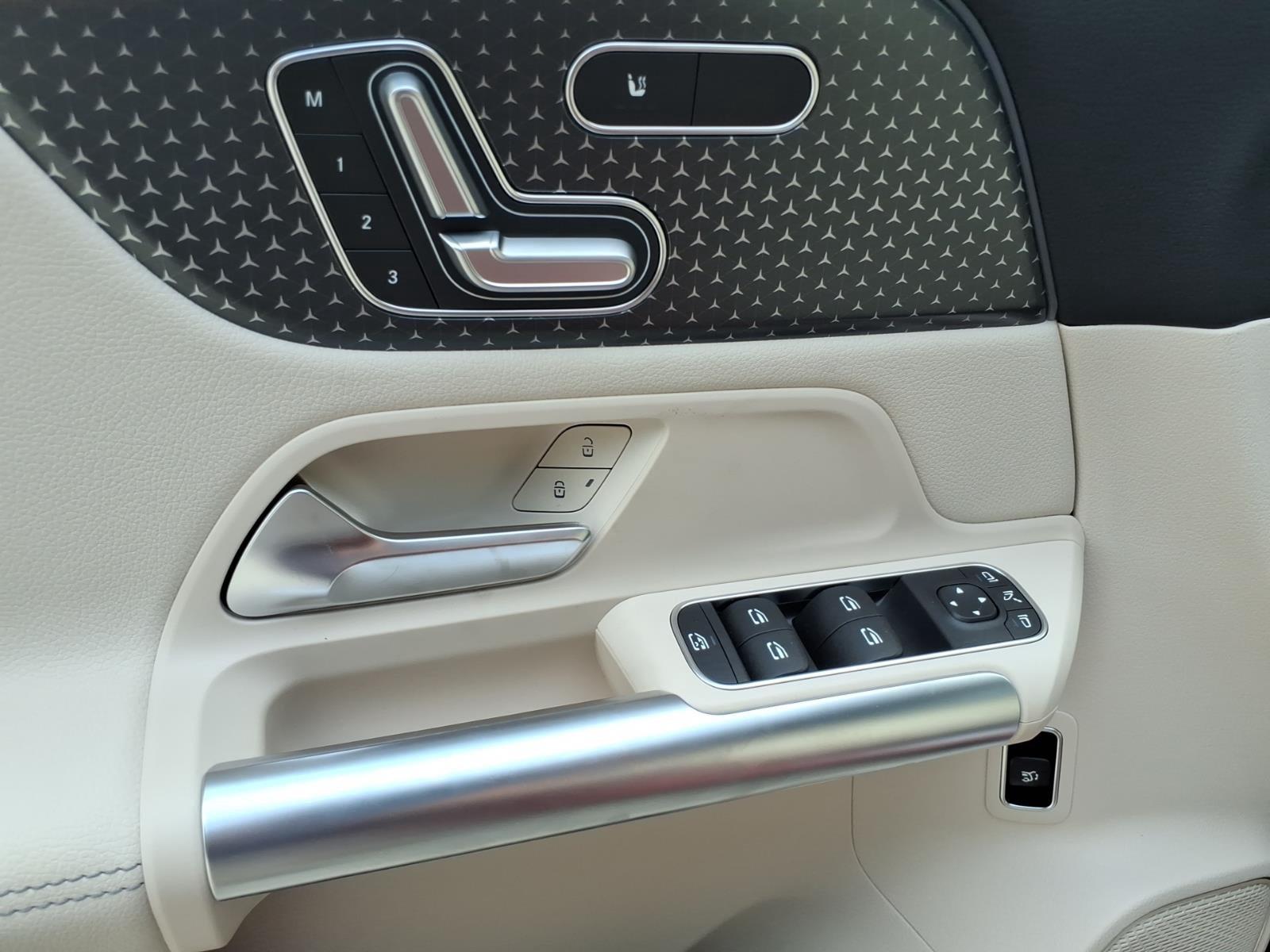 New 2026  Mercedes-Benz GLA 250 image 13