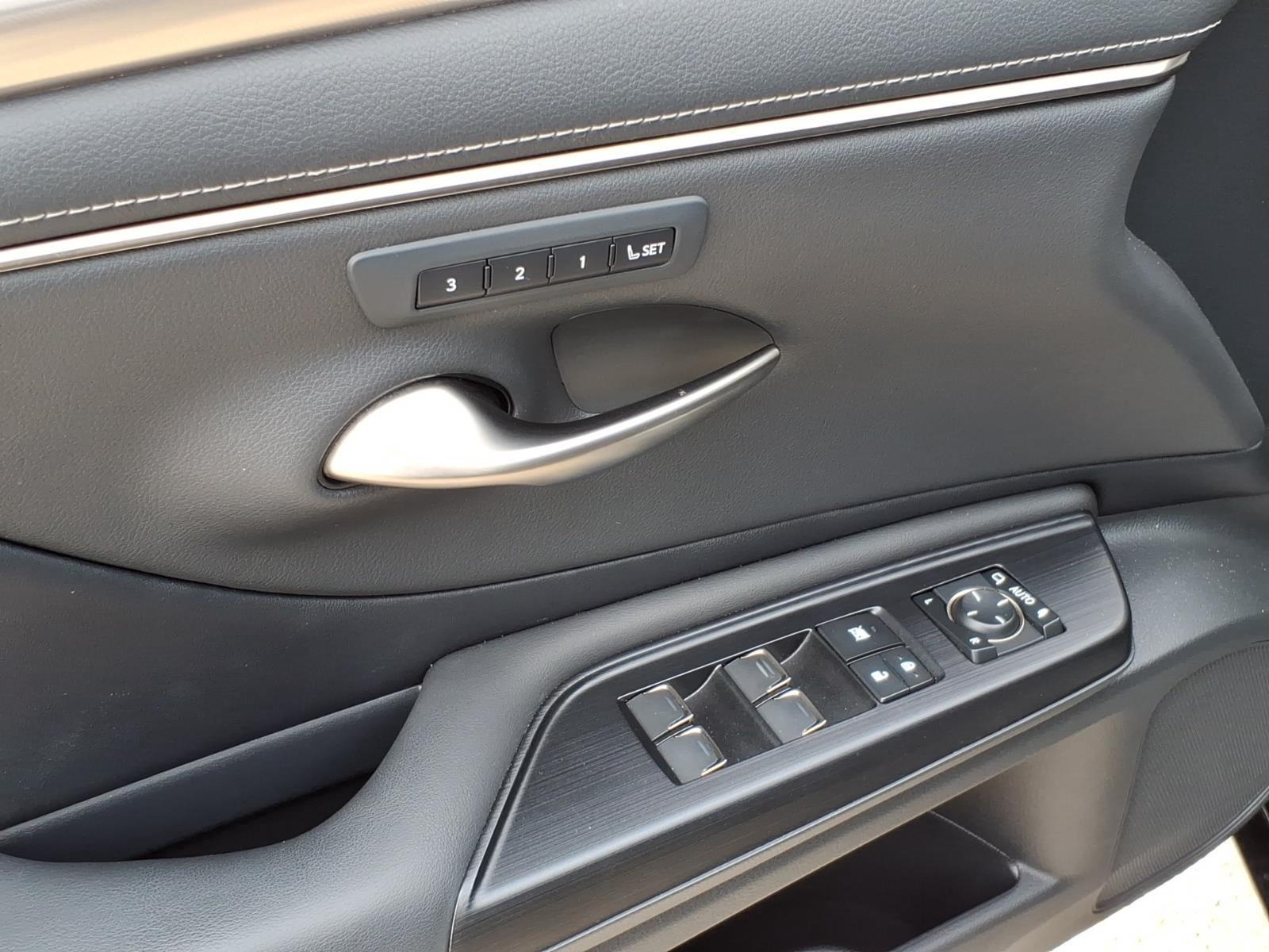 Used 2021 Obsidian Lexus ES 350 F SPORT image 13