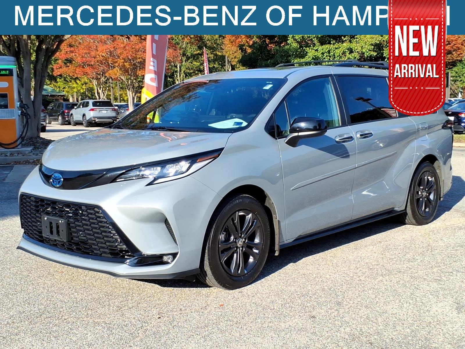 Cement 2025 Toyota Sienna Minivan All-Wheel Drive Continuously Variable Transmission