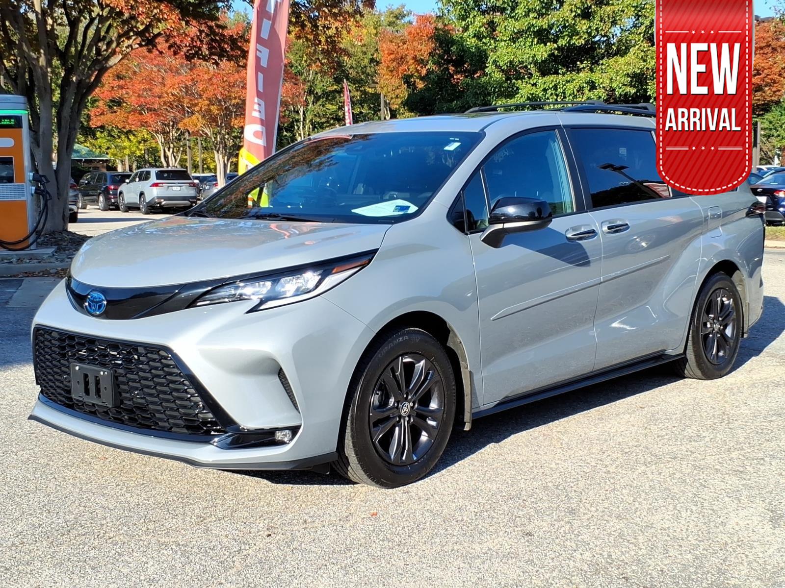  2025 Toyota Sienna XSE 7-Passenger AWD   