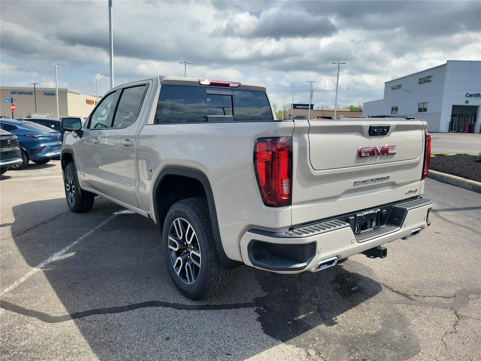 View vehicle photo 3