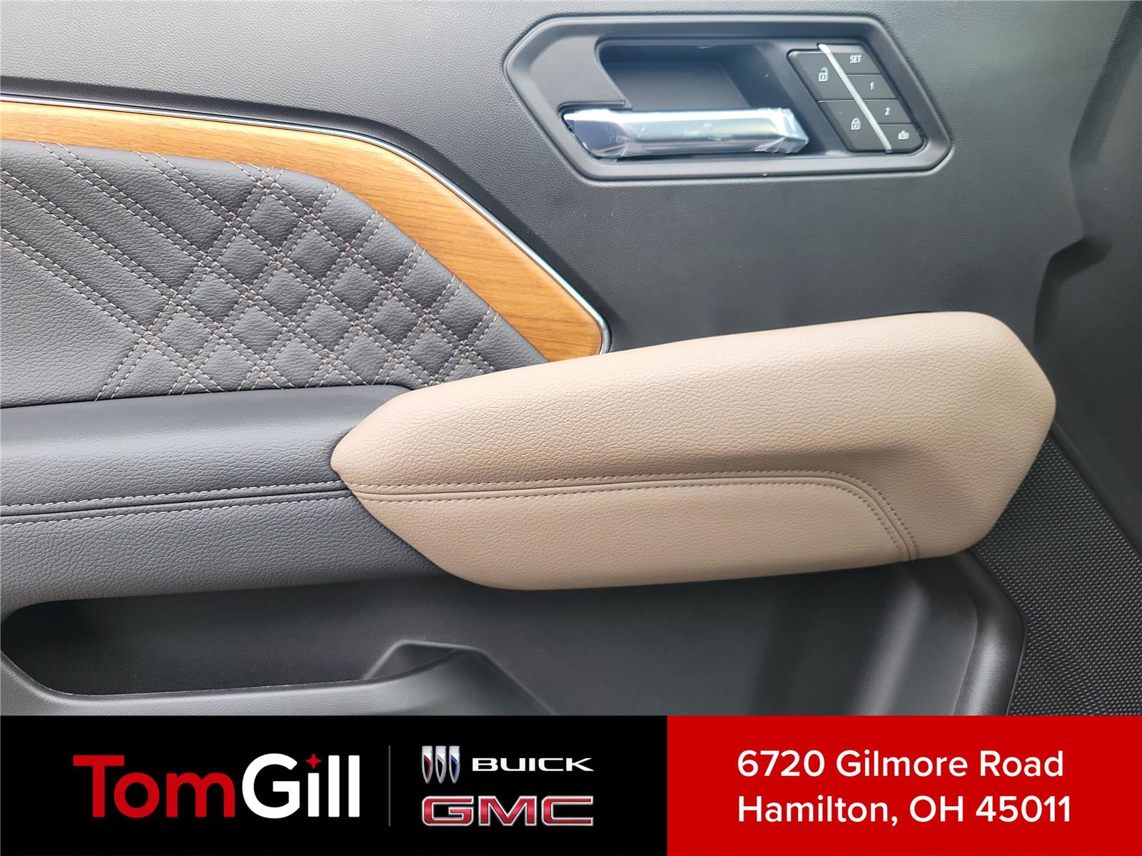 Onyx Black 2026 GMC Canyon Denali Crew Cab 4WD Pickup Truck Four-Wheel Drive 8-Speed Automatic