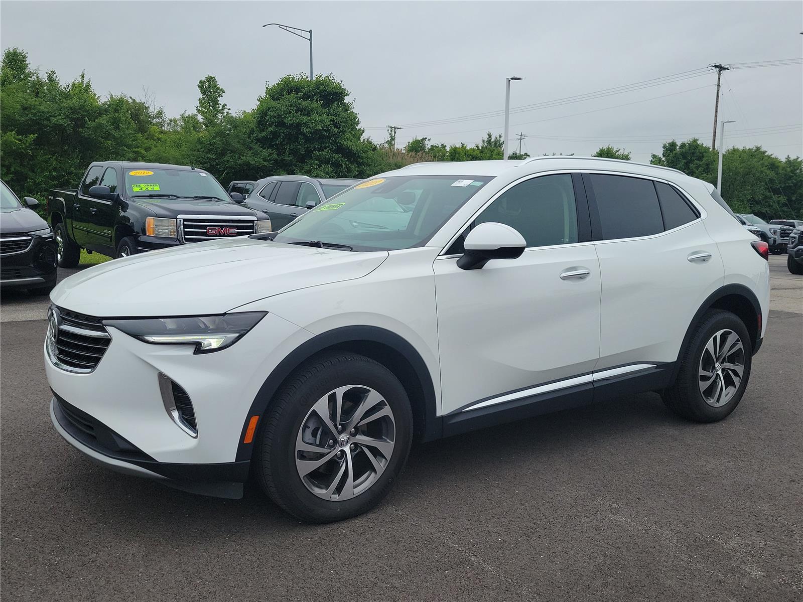 View vehicle photo 2