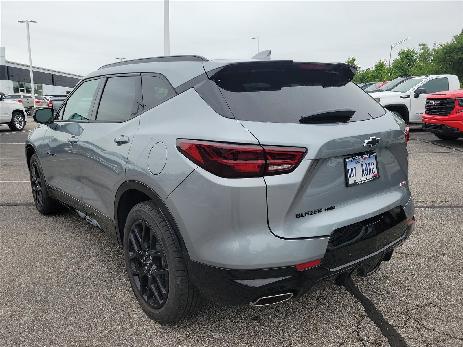 View vehicle photo 3