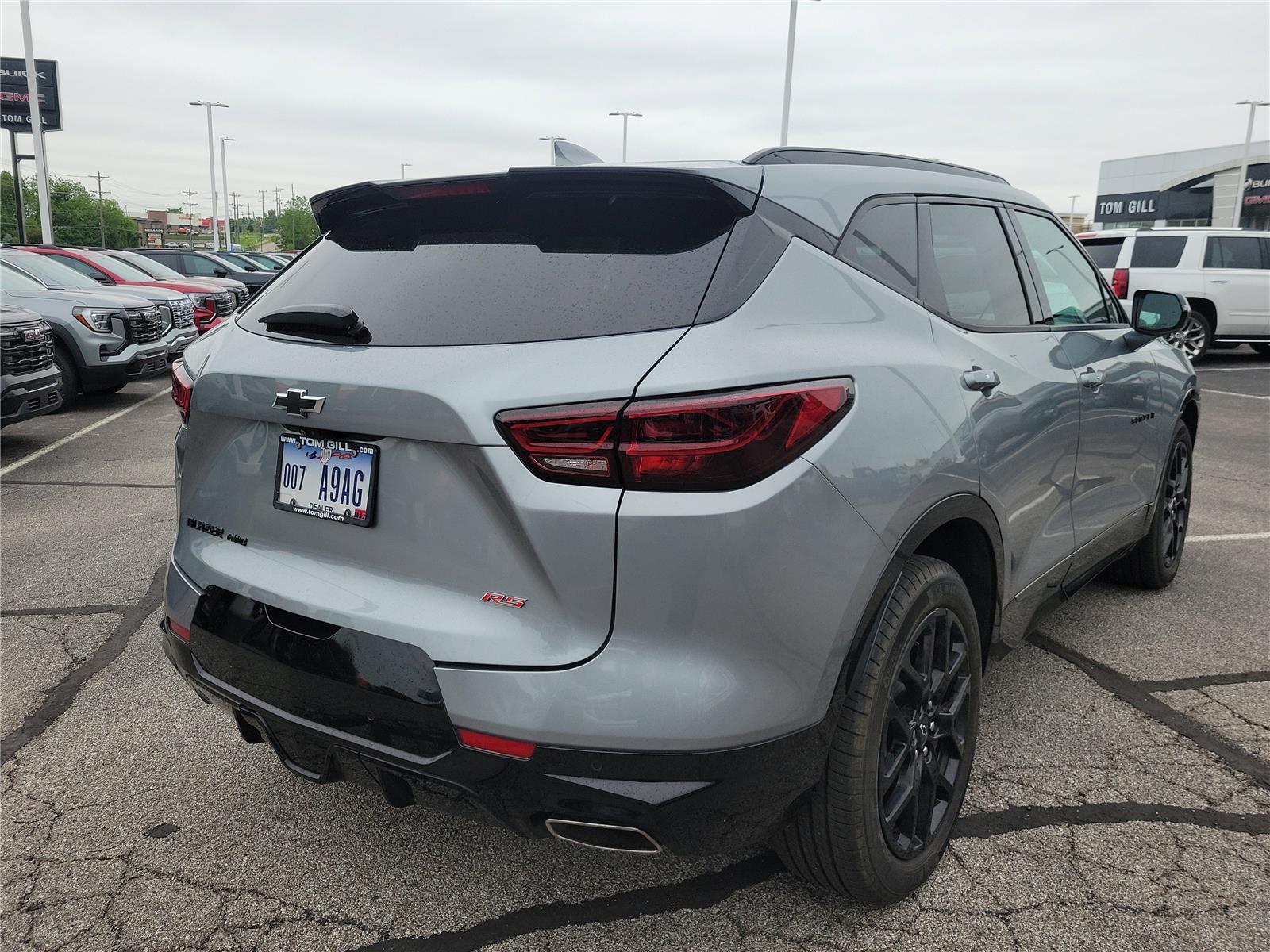 View vehicle photo 4