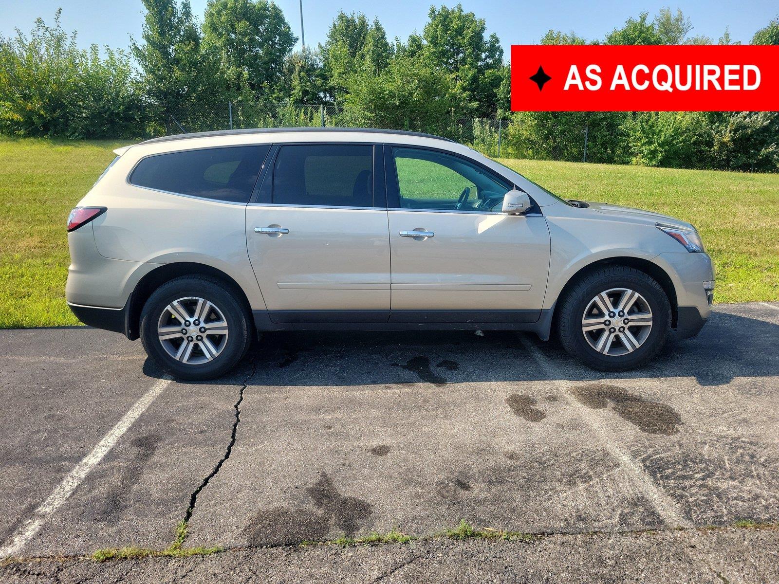 Champagne Silver Metallic 2015 Chevrolet Traverse SUV / Crossover Front-Wheel Drive 6-Speed Automatic