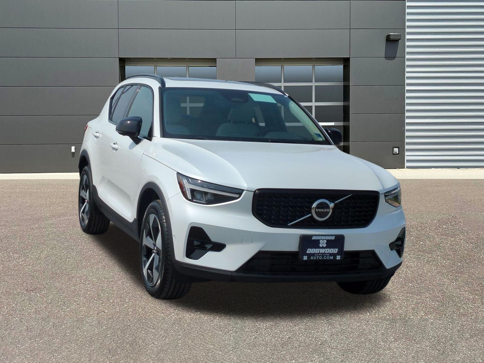 2026 Volvo XC40 B5 Plus AWD