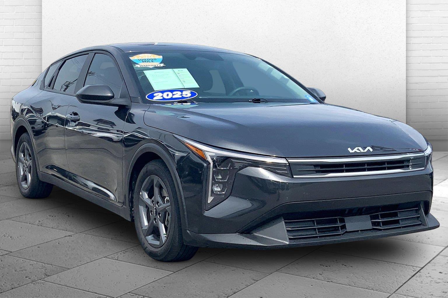  2025 Kia K4 LXS FWD   