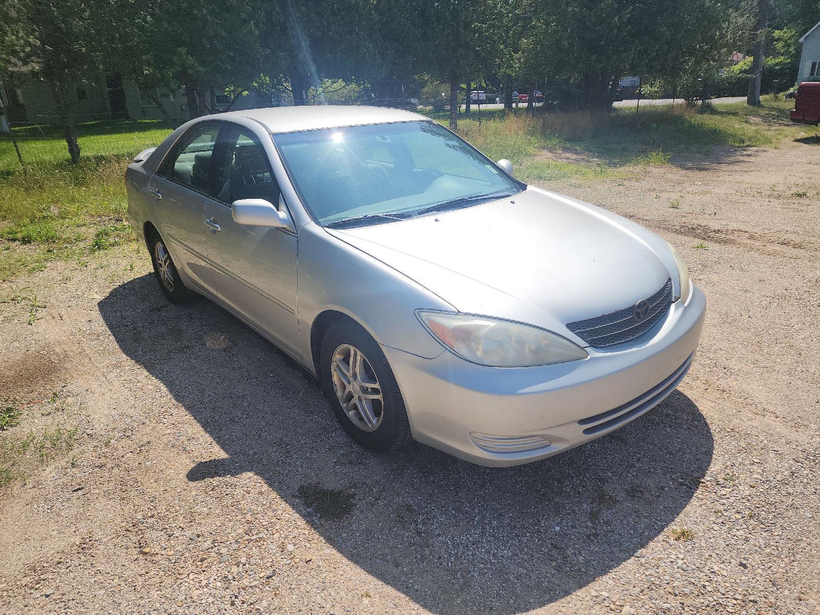 2004 Toyota Camry LE FWD